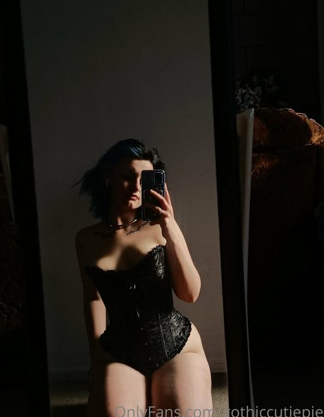 Nagie wyciekłe zdjęcie OnlyFans od Gothiccutiepie