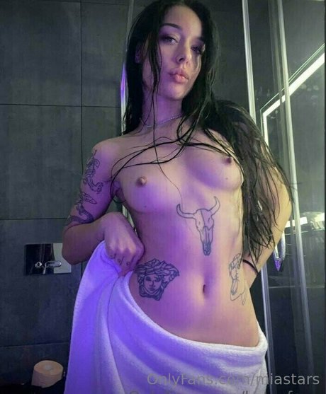 Nagie wyciekłe zdjęcie OnlyFans od Miastars
