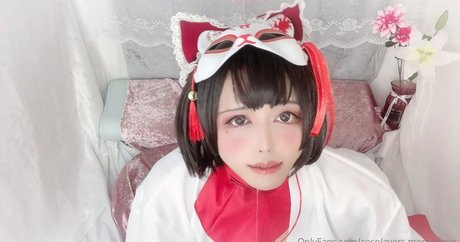 Momo JP Cosplay