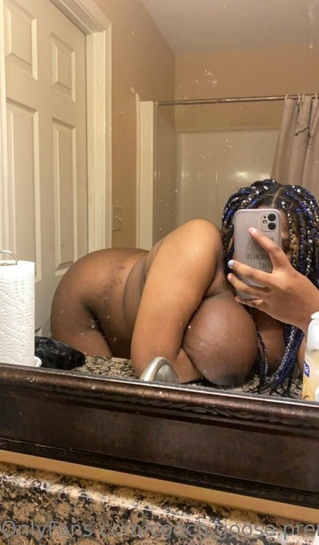 Nagie wyciekłe zdjęcie OnlyFans od Coochgoosepremium