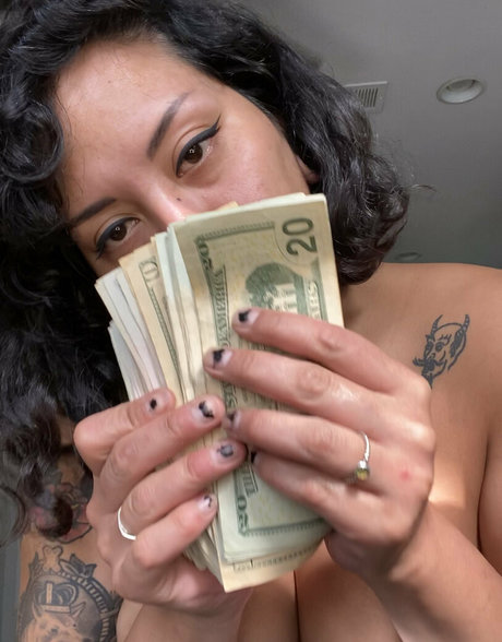 Nagie wyciekłe zdjęcie OnlyFans od Mirarimata