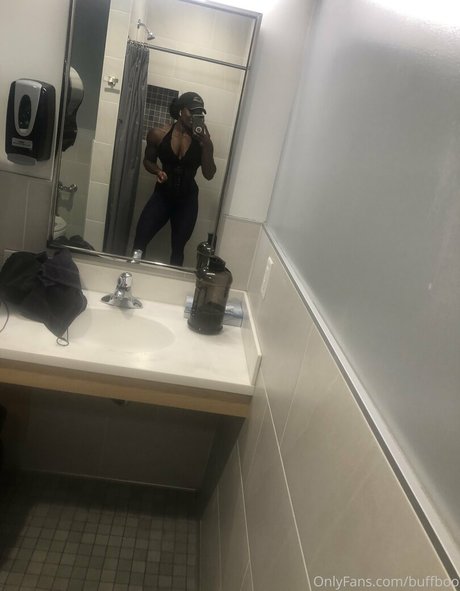 Nagie wyciekłe zdjęcie OnlyFans od Ebonymuscle