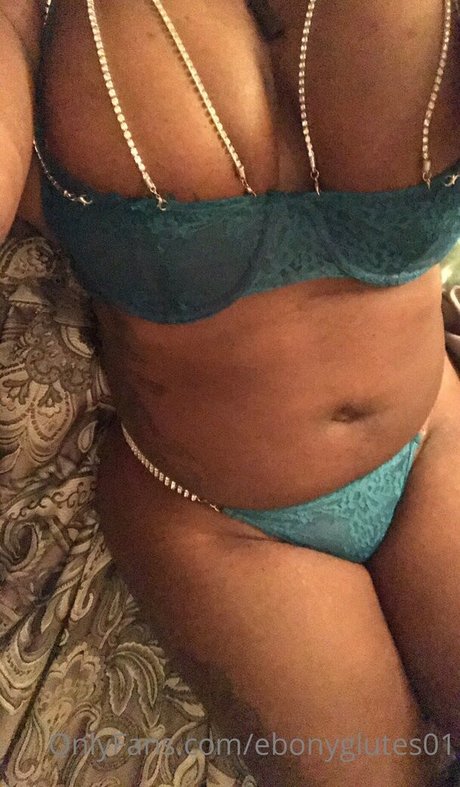 Nagie wyciekłe zdjęcie OnlyFans od Ebonyglutes01