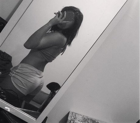Nagie wyciekłe zdjęcie OnlyFans od Mika Daime