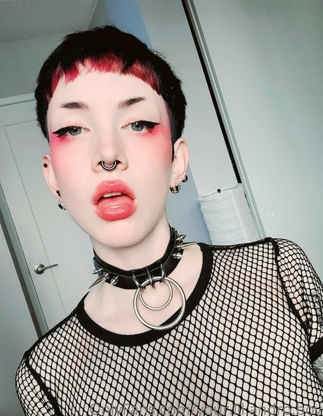 Nagie wyciekłe zdjęcie OnlyFans od Yourlilandroboy