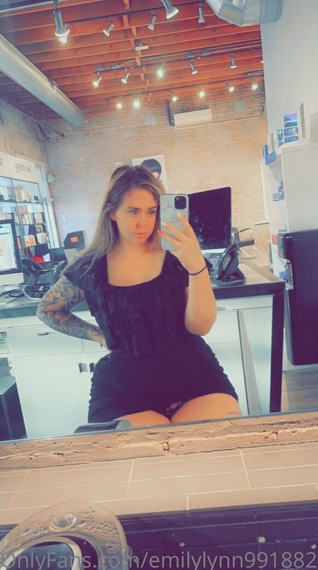 Nagie wyciekłe zdjęcie OnlyFans od Emilylynn026