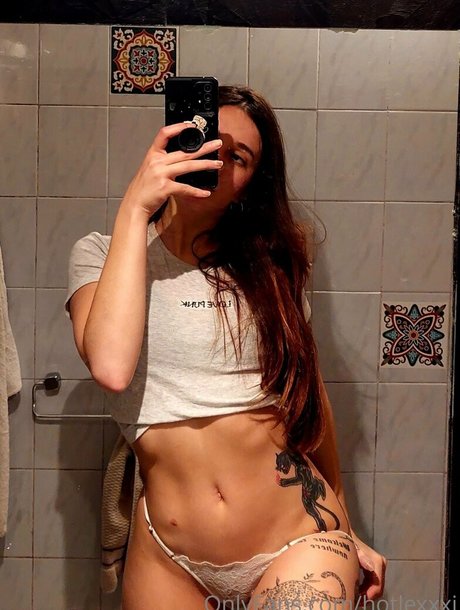 Nagie wyciekłe zdjęcie OnlyFans od Hotlexxxi