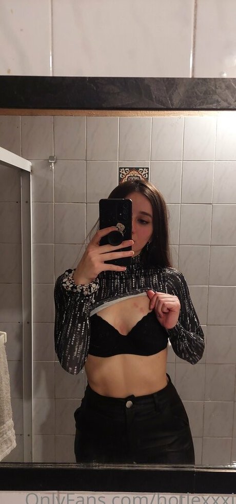 Nagie wyciekłe zdjęcie OnlyFans od Hotlexxxi