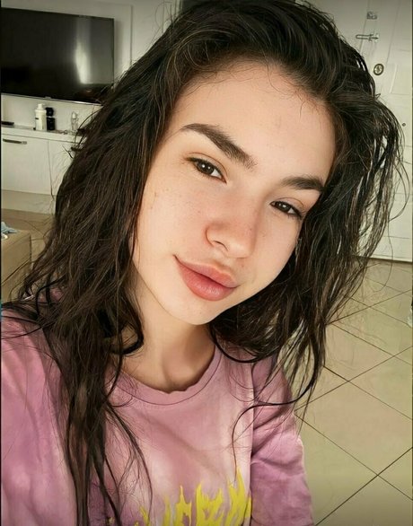 Nagie wyciekłe zdjęcie OnlyFans od Emilage