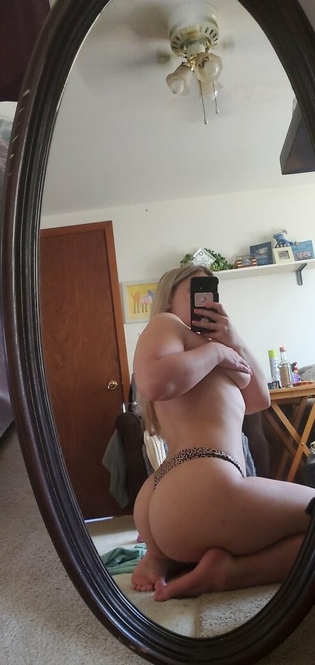 Nagie wyciekłe zdjęcie OnlyFans od Arosee420
