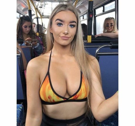 Nagie wyciekłe zdjęcie OnlyFans od Erin Lally
