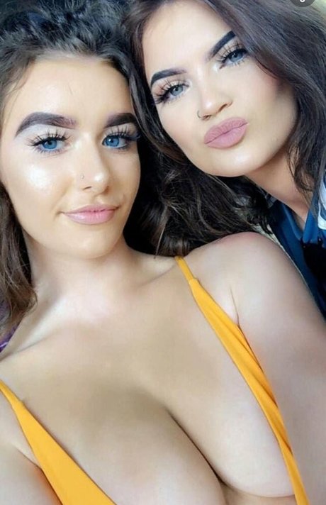 Nagie wyciekłe zdjęcie OnlyFans od Erin Lally