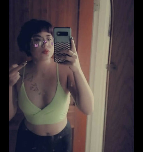Nagie wyciekłe zdjęcie OnlyFans od Ivorymeadowlark
