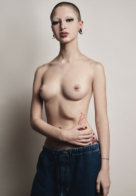 Nagie wyciekłe zdjęcie OnlyFans od Punkdoberman