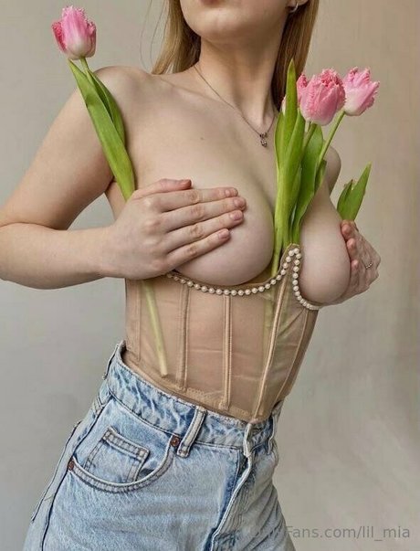 Nagie wyciekłe zdjęcie OnlyFans od Lilmia