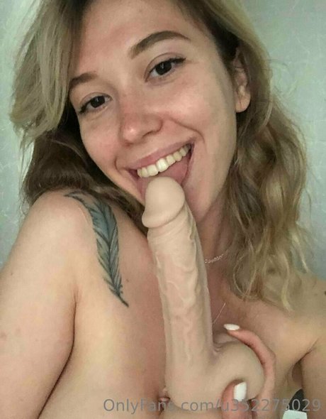 Nagie wyciekłe zdjęcie OnlyFans od Emillyxo