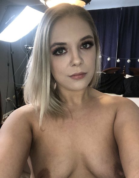 Nagie wyciekłe zdjęcie OnlyFans od Peachylanaxo