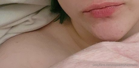 Nagie wyciekłe zdjęcie OnlyFans od Misskittyhellebore