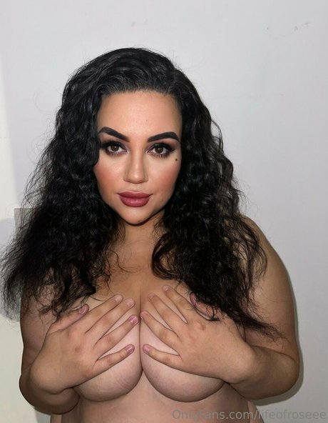 Nagie wyciekłe zdjęcie OnlyFans od Lifeofroseee