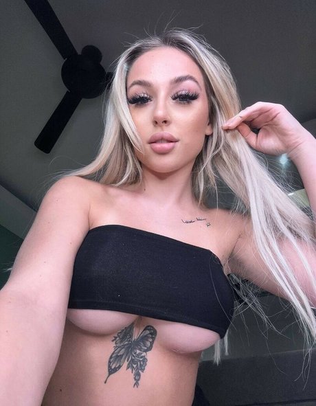 Nagie wyciekłe zdjęcie OnlyFans od Sophielouise1x