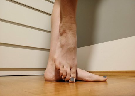 Tallgirlwithfeets