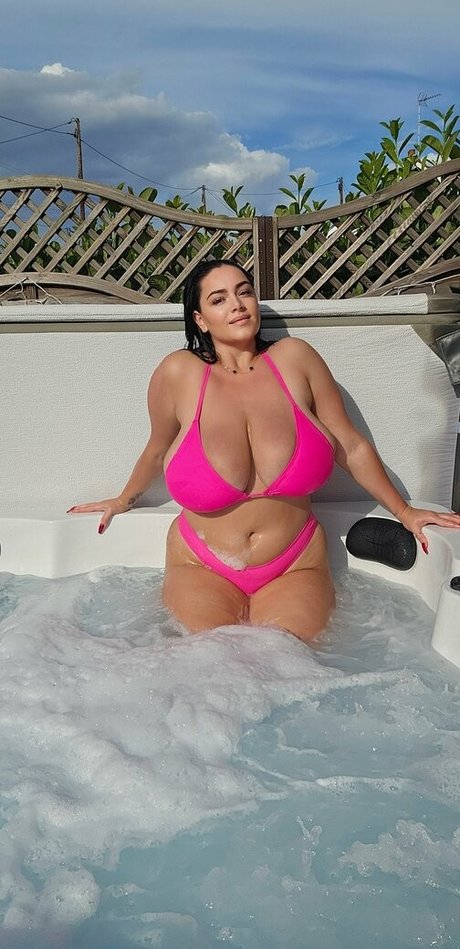 Busty Klara