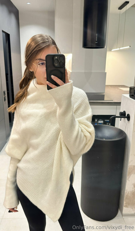 Nagie wyciekłe zdjęcie OnlyFans od Vixydifree