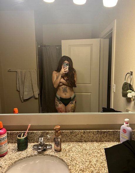 Nagie wyciekłe zdjęcie OnlyFans od Iiijiggles