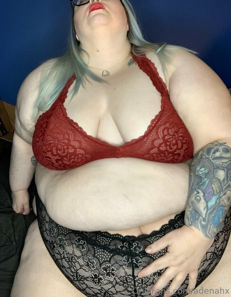 Nagie wyciekłe zdjęcie OnlyFans od Adenahx