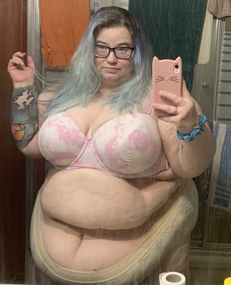 Nagie wyciekłe zdjęcie OnlyFans od Adenahx
