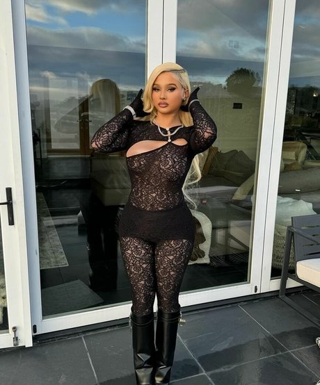 Nagie wyciekłe zdjęcie OnlyFans od Alabama Barker