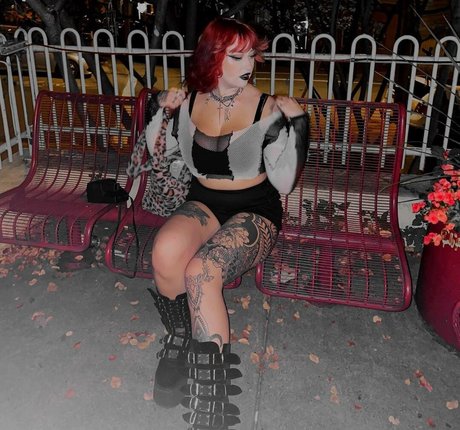 Nagie wyciekłe zdjęcie OnlyFans od Adrianna Cooletti