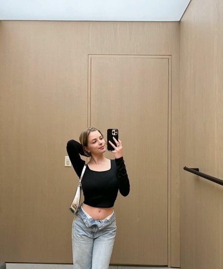 Nagie wyciekłe zdjęcie OnlyFans od Emmanuelleweddell