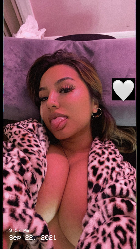 Nagie wyciekłe zdjęcie OnlyFans od Shedidwhatttttt