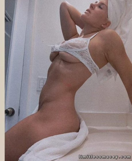 Nagie wyciekłe zdjęcie OnlyFans od Lacey Evans