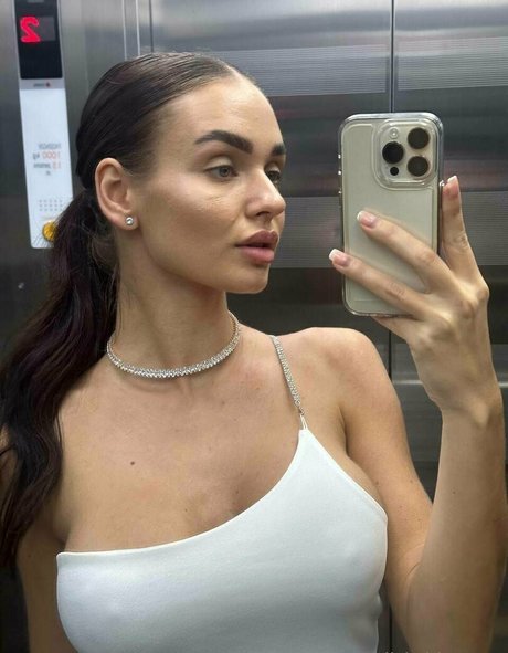 Nagie wyciekłe zdjęcie OnlyFans od Elishblossom