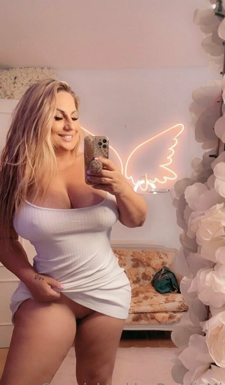 Nagie wyciekłe zdjęcie OnlyFans od Baddiemi