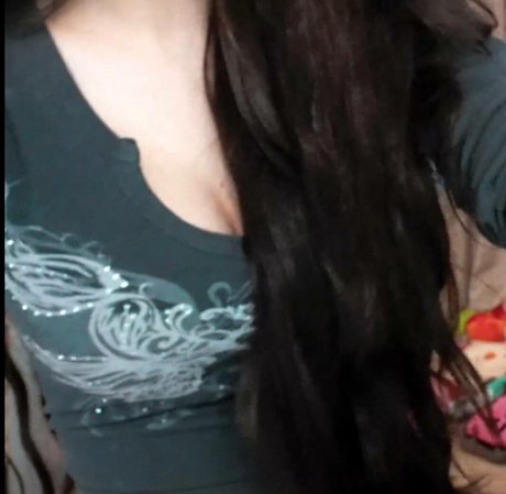 Nagie wyciekłe zdjęcie OnlyFans od Emiru