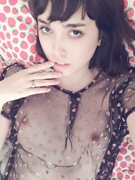 Nagie wyciekłe zdjęcie OnlyFans od Zoe Flood