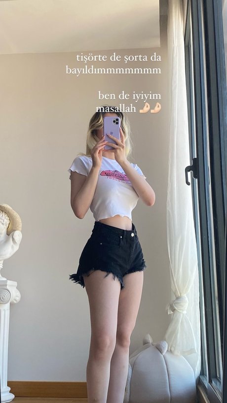 Nagie wyciekłe zdjęcie OnlyFans od Kardelen Oeztas