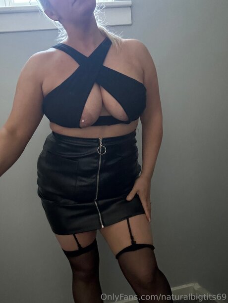 Nagie wyciekłe zdjęcie OnlyFans od Naturalbigtits69