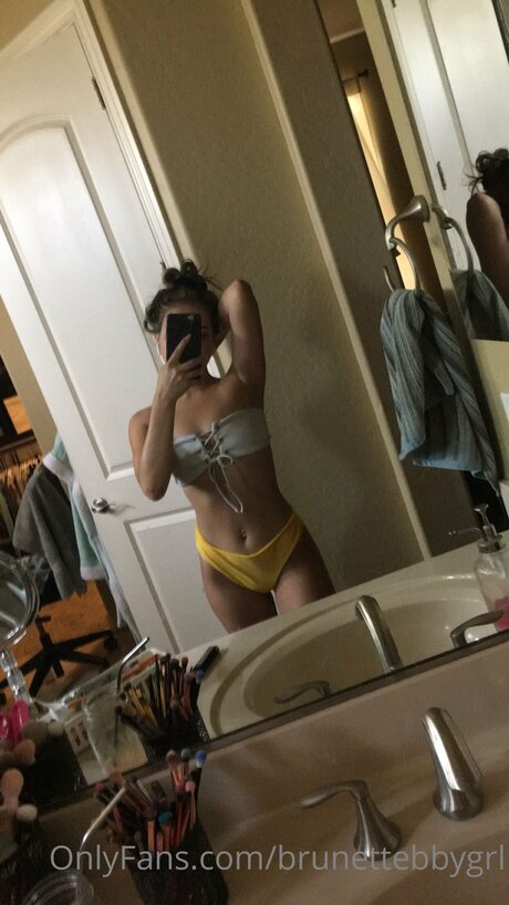 Nagie wyciekłe zdjęcie OnlyFans od Brunettebbygrl