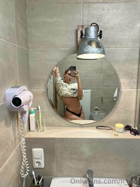 Nagie wyciekłe zdjęcie OnlyFans od Li Baj