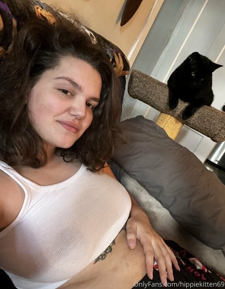 Nagie wyciekłe zdjęcie OnlyFans od Hippiekitten420