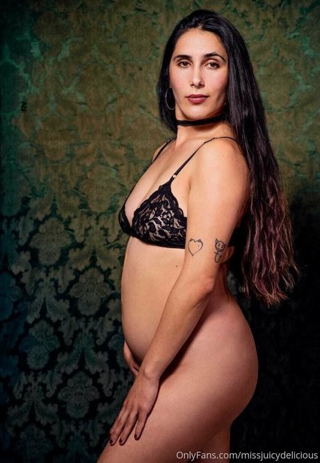 Nagie wyciekłe zdjęcie OnlyFans od Ladyjuicybrunette