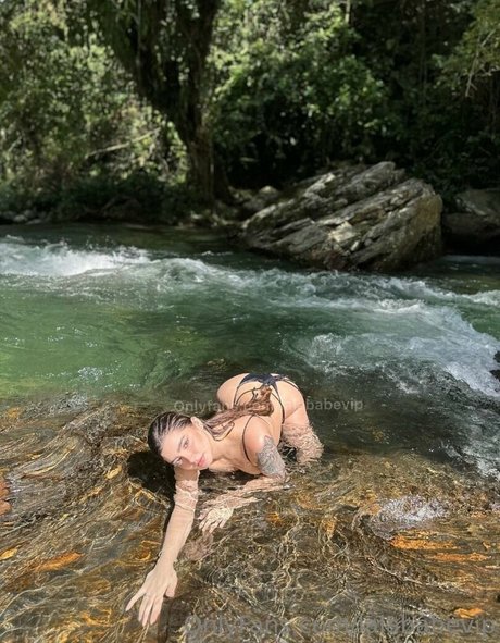 Nagie wyciekłe zdjęcie OnlyFans od Laurasahar