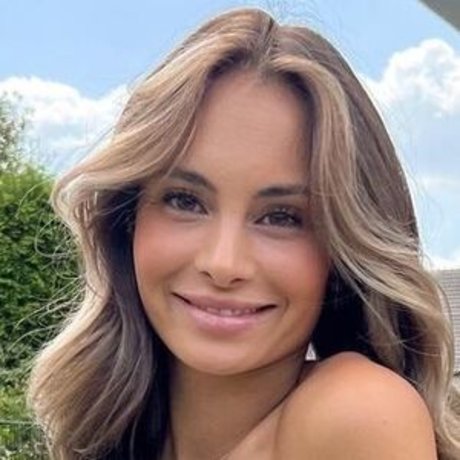 Nagie wyciekłe zdjęcie OnlyFans od Melissa Deines