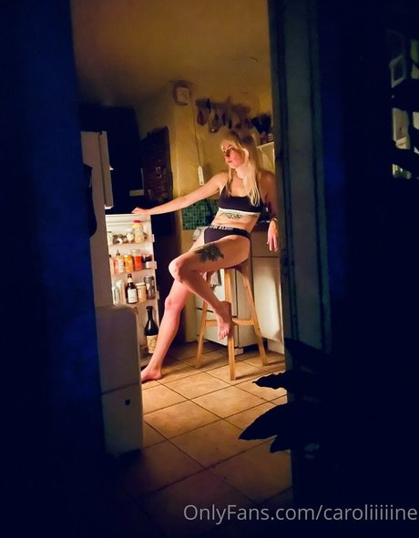 Nagie wyciekłe zdjęcie OnlyFans od Caroliiiiine