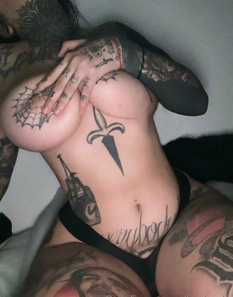 Nagie wyciekłe zdjęcie OnlyFans od Badgrl