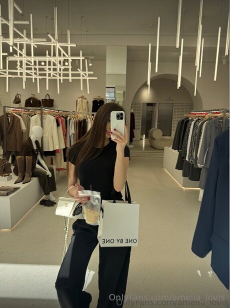 Nagie wyciekłe zdjęcie OnlyFans od Amelia Lovis